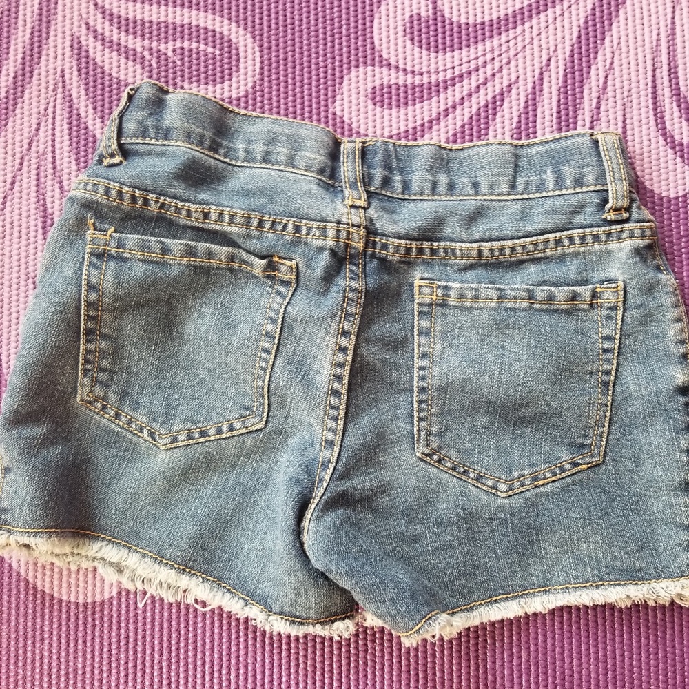 Girl short